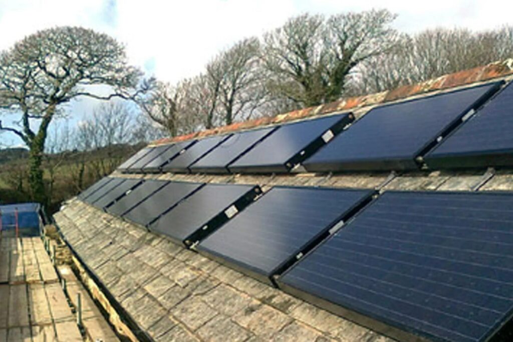 panneaux solaires sur toiture Occitanie